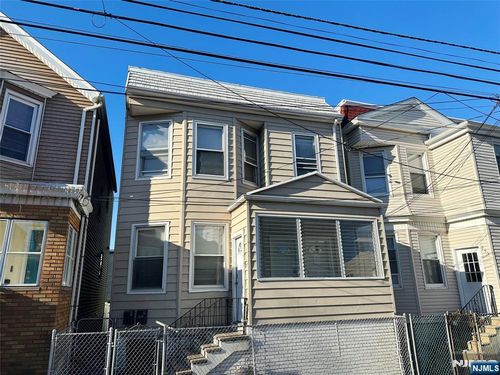 251 Maple St, Kearny, NJ, 07032-2142 | Card Image