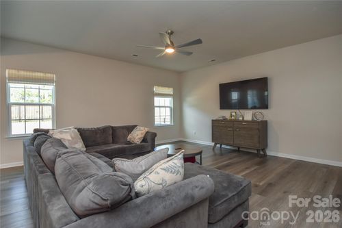 3050 Streamside Dr, Davidson, NC, 28036-8304 | Card Image