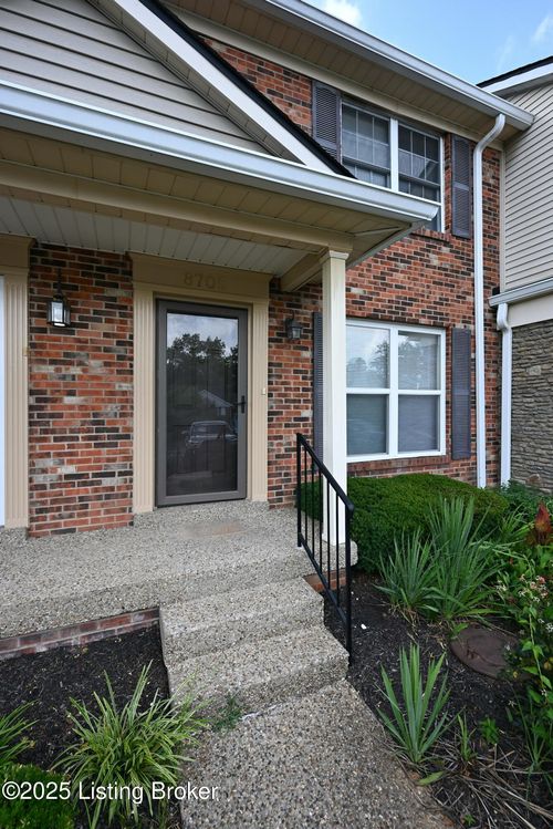 8705 Clover Ct, Louisville, KY, 40242-3462 | Card Image