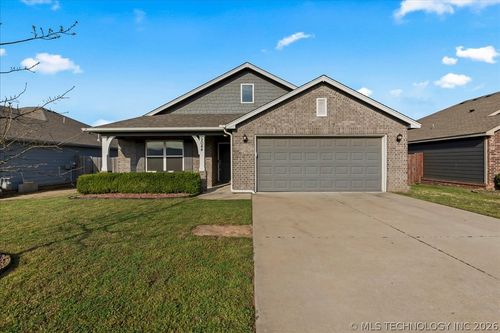 9044 S 254th East Ave, Broken Arrow, OK, 74014-5589 | Card Image