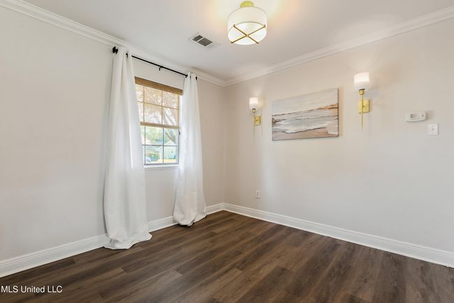 414 Denontluzin dining area or sitting a | Image 9