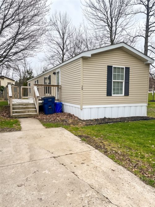 29-5005 Zuck Rd, Erie, PA, 16506-4952 | Card Image