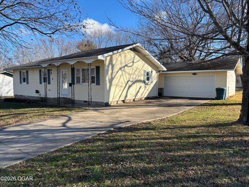 303 Highland Ave, Monett, MO, 65708-2440 | Card Image