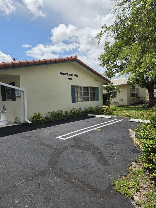 4000 Woodside Dr, Coral Springs, FL, 33065-1939 | Card Image