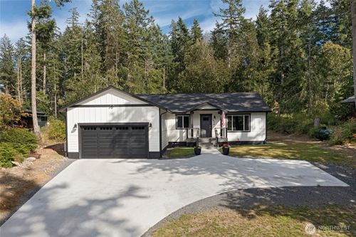 295 Westcott Dr, Friday Harbor, WA, 98250-8109 | Card Image