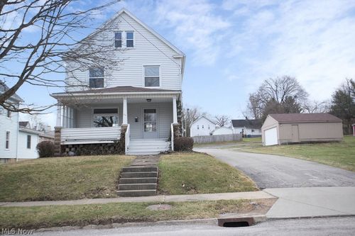 24 Sexton St, Struthers, OH, 44471-1732 | Card Image