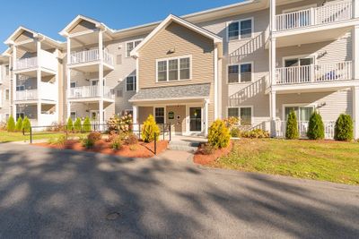 3109 - 3109 Briarwood Vlg, Condo with 1 bedrooms, 1 bathrooms and 1 parking in Clinton MA | Image 1