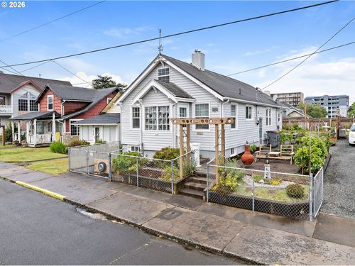 416 S Downing St, Seaside, OR, 97138-5738 | Card Image