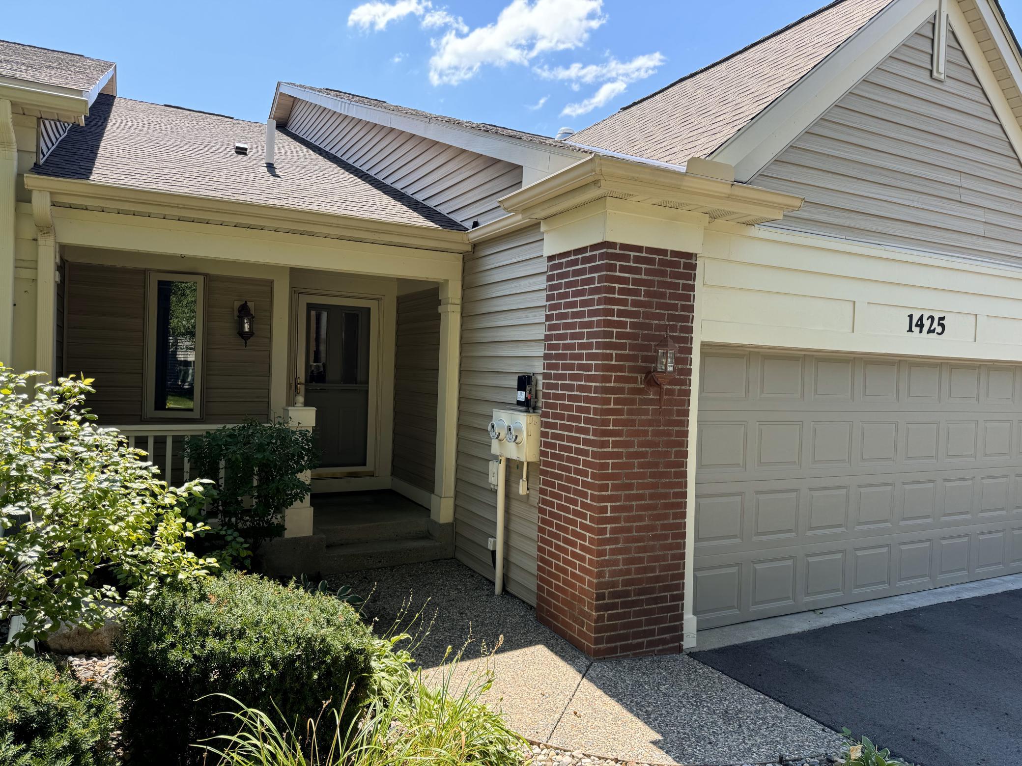 Summit Shores Dr, Burnsville, MN 55306