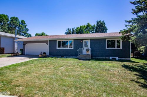 409 Birchwood Dr, Bismarck, ND, 58504-6210 | Card Image