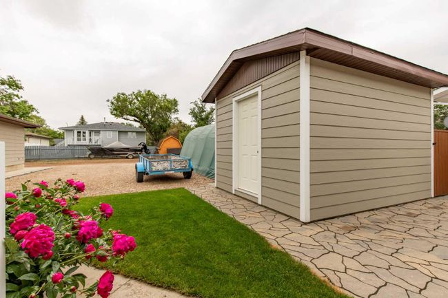 12 Fairway Cres, House other with 6 bedrooms, 3 bathrooms and 3 parking in Foremost AB | Image 38