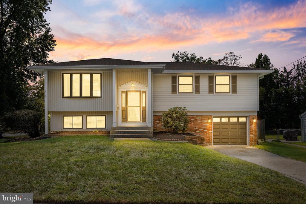 Auburn Dr, Delran, NJ 08075