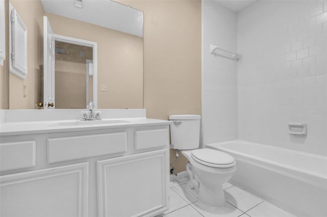 Bright and spacious secondary bathroom. | Image 23
