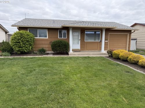 1387 Hampton Way, Woodburn, OR, 97071-2426 | Card Image