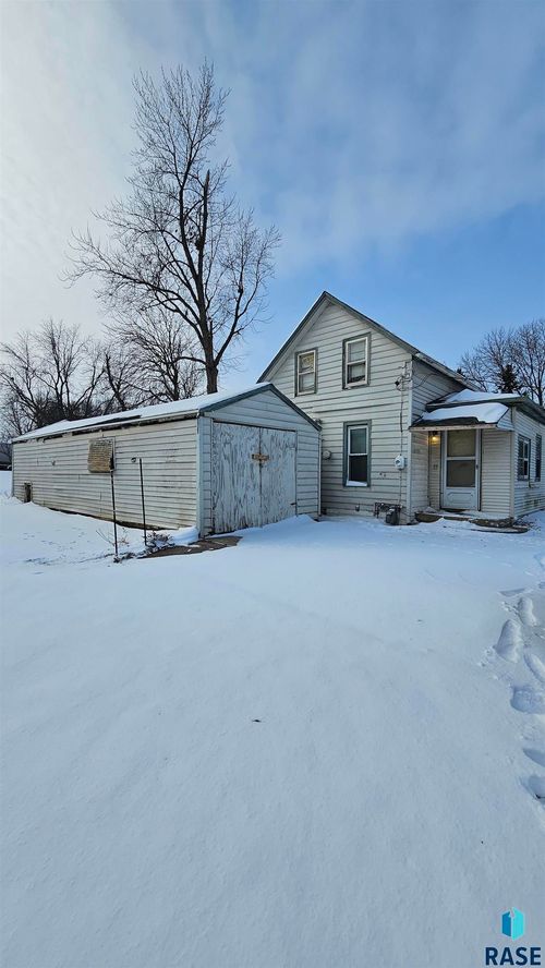 321 E 4th Ave Avenue, Lennox, SD, 57039 | Card Image