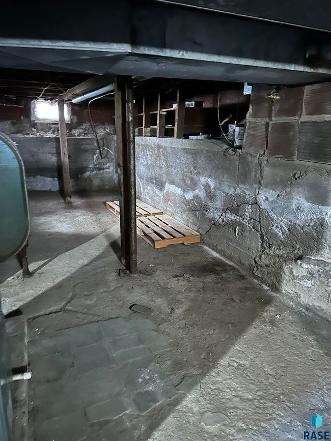200 E 2 Nd St, House other with 3 bedrooms, 1 bathrooms and null parking in Freeman SD | Image 32
