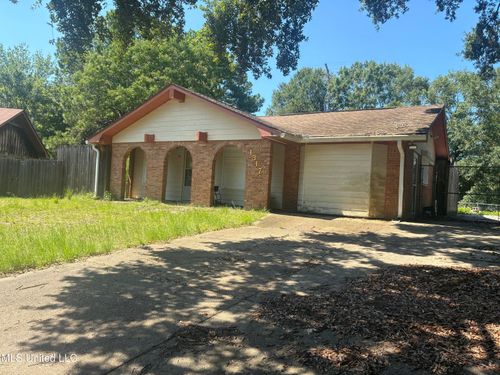 1317 Chalmette Ave, Ocean Springs, MS, 39564-5809 | Card Image