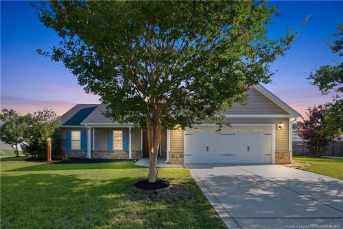 675 Hogart St, Raeford, NC, 28376-7570 | Card Image