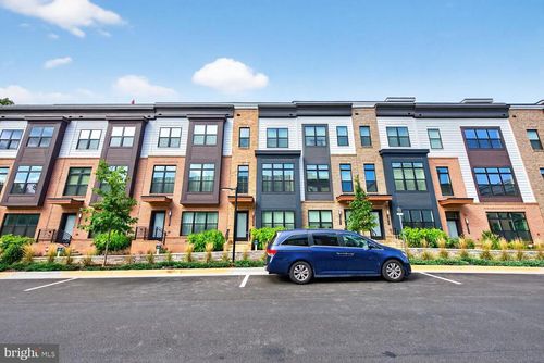 2009 Tysons Ridgeline Rd, FALLS CHURCH, VA, 22043-2617 | Card Image