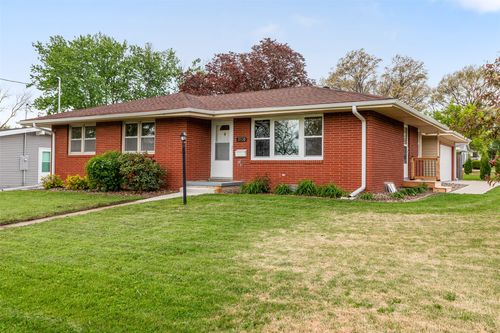 3300 Se 8th St, Des Moines, IA, 50315-2937 | Card Image