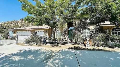 2235 Pegasus Way, Pinon Hills, CA, 92372 | Card Image