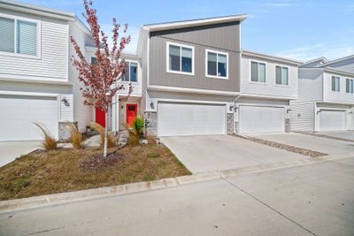 929 Ne Traverse Drive, Condo with 3 bedrooms, 1 bathrooms and null parking in Waukee IA | Image 2