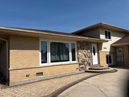 1814 Holly Ave, Darien, IL, 60561-3517 | Card Image