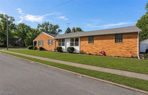560 E Milton St, Alliance, OH, 44601-5134 | Card Image