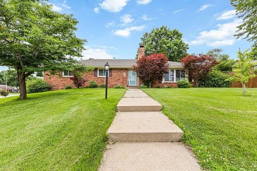 5 S Carriage Dr, Saint Joseph, MO, 64506-1232 | Card Image