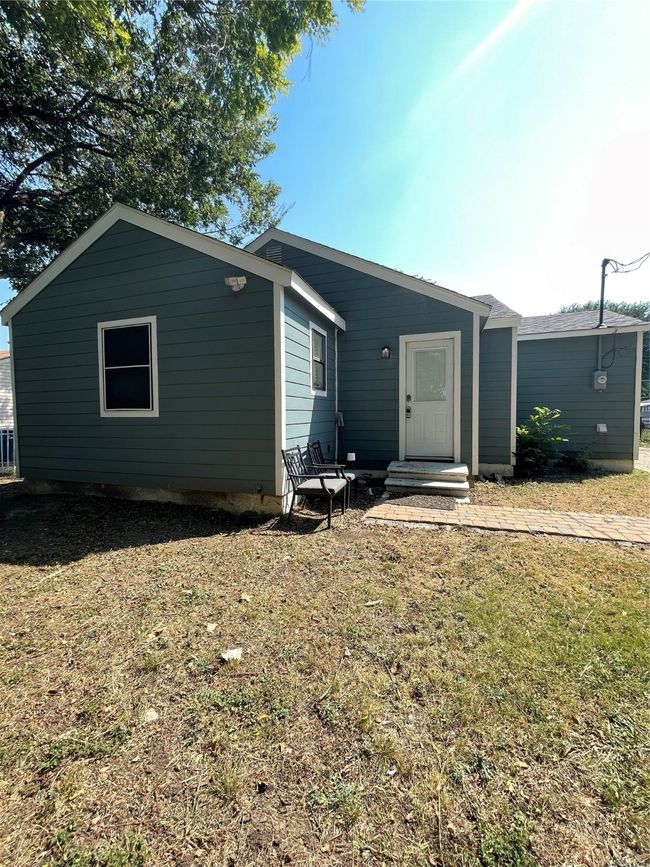 Back of property featuring a yard | Image 11