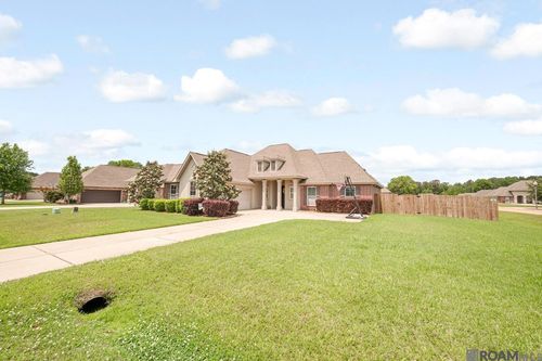 20211 Long Lake Dr, Hammond, LA, 70403-0563 | Card Image