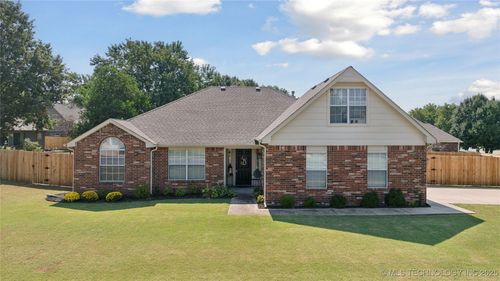 9911 N 116th East Ave, Owasso, OK, 74055-4382 | Card Image