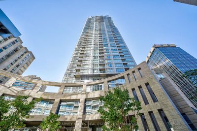 1612 - 2181 Yonge St, Condo with 1 bedrooms, 1 bathrooms and 1 parking in Toronto ON | Image 3