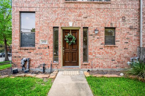 2719 La Branch St, Houston, TX, 77004-1138 | Card Image