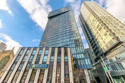 303 - 60 Shuter St, Condo with 3 bedrooms, 2 bathrooms and 1 parking in Toronto ON | Image 1