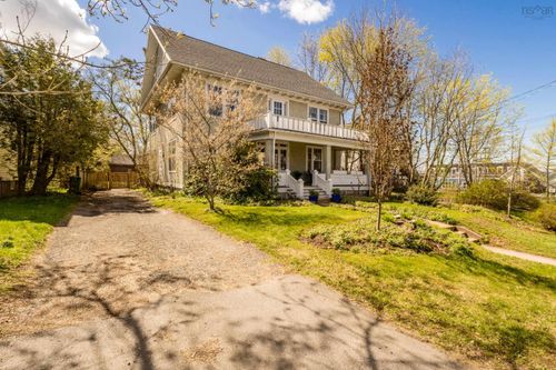 12 Linden Ave, Wolfville, NS, B4P2A3 | Card Image