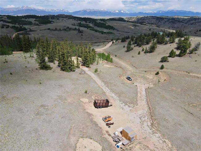 Overview of rural landscape with a mountainous background | Image 21