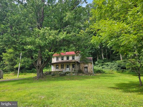 107 Bethesda Rd, ELVERSON, PA, 19520-8815 | Card Image