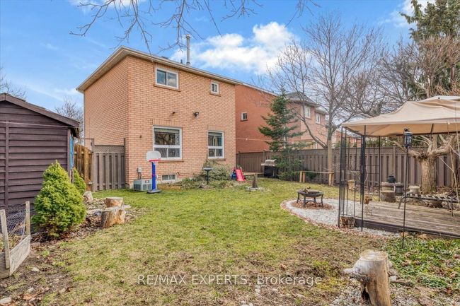 28 Pantages Crt, House other with 3 bedrooms, 3 bathrooms and 2 parking in Brampton ON | Image 37