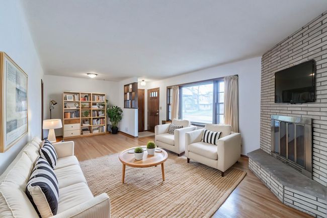 34-IMG_0483-HDR - Living Room - Scandinavian - 8.jpg | Image 4