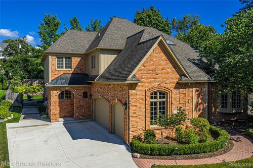 255 Valley View Ln, Birmingham, MI, 48009-1677 | Card Image