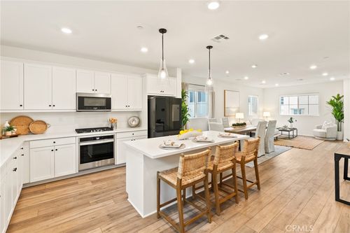 27644 Grandview Way, San Pedro, CA, 90732-3345 | Card Image