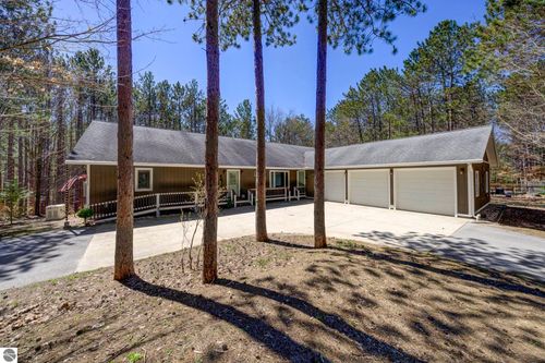 16355 Hunt Club Rd W, Lake Ann, MI, 49650-9696 | Card Image