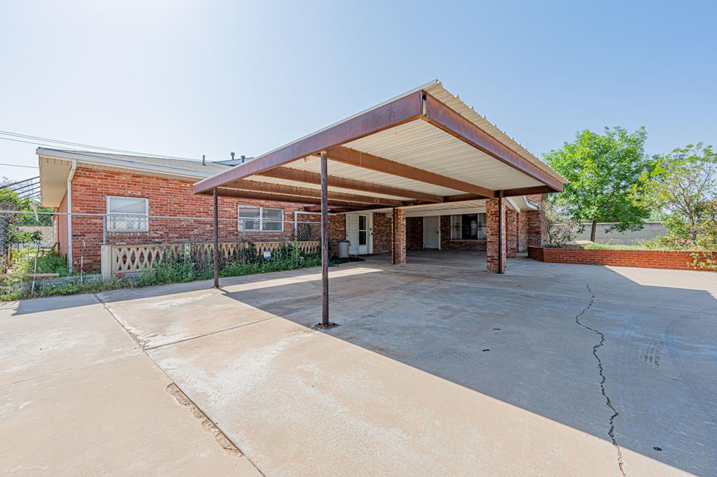 Weatherford St, Midland, TX 79701