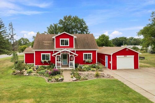 525 Maple Avenue E, Mora, MN, 55051 | Card Image