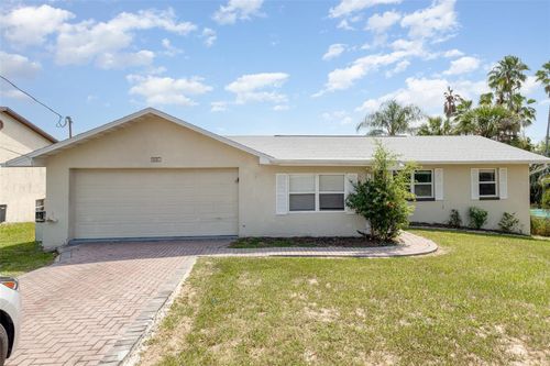 907 Valentina Dr, Dundee, FL, 33838-4303 | Card Image