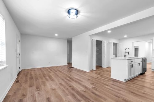 4 Easy Street, Taylors, SC, 29687 | Card Image