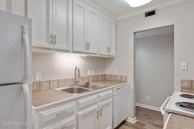 13-web-or-mls-220 Doucet Rd 230D-13 | Image 14