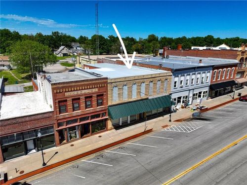 714 Oregon St, Hiawatha, KS, 66434-2288 | Card Image