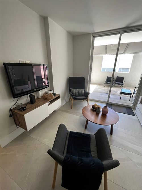 apt-606-185 Se 14th Ter, Miami, FL, 33131-3414 | Card Image
